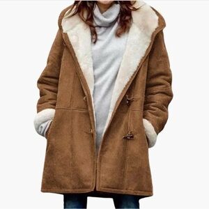 Women’s Hooded Coat with Toggle Closure and Pockets Lg